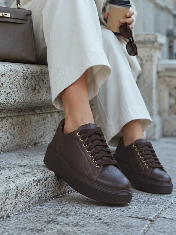 SNEAKERS_